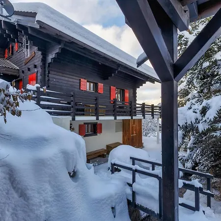 Chalet Les Jeunes Mooi Houten Chalet Met Open Haard En Parkeerplaats