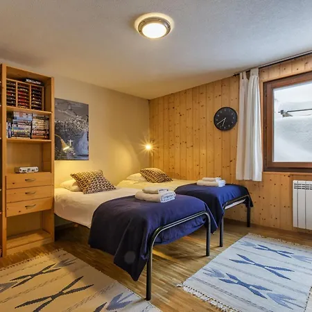Chalet Les Jeunes Mooi Houten Chalet Met Open Haard En Parkeerplaats Alpesi faház *