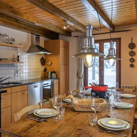 Alpesi faház Chalet Les Jeunes Mooi Houten Chalet Met Open Haard En Parkeerplaats La Tzoumaz