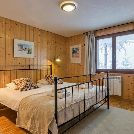 Alpesi faház Chalet Les Jeunes Mooi Houten Chalet Met Open Haard En Parkeerplaats *
