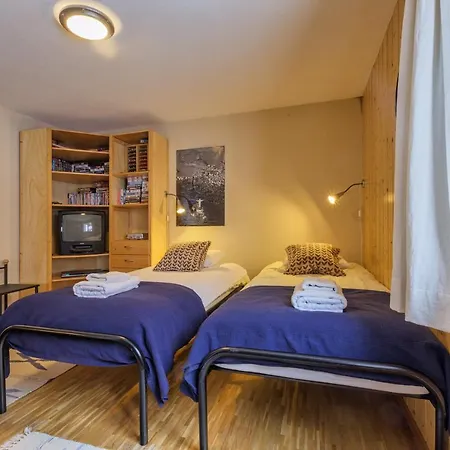 Chalet Les Jeunes Mooi Houten Chalet Met Open Haard En Parkeerplaats