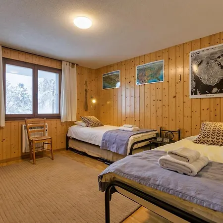 Chalet Les Jeunes Mooi Houten Chalet Met Open Haard En Parkeerplaats
