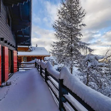Alpesi faház Chalet Les Jeunes Mooi Houten Chalet Met Open Haard En Parkeerplaats
